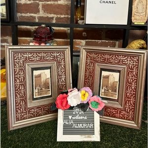 Two matching pictures amazing quality